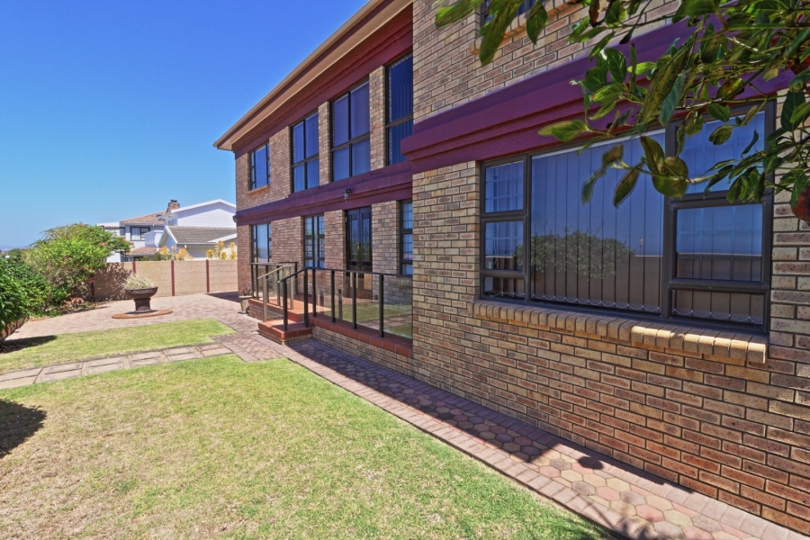 4 Bedroom Property for Sale in Reebok Western Cape